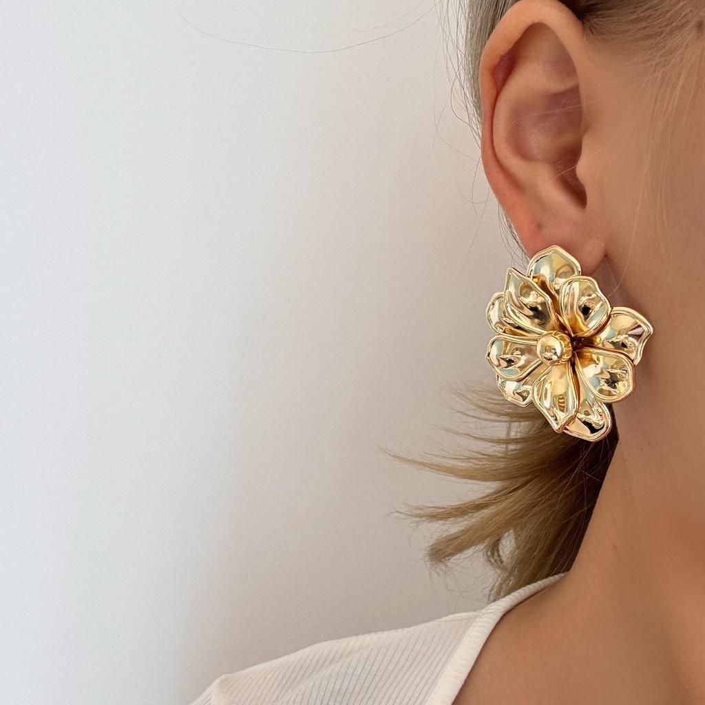 High-End European & American Gold Geometric Floral Stud Earrings for Women - Trendy Luxury Ear Jewelry