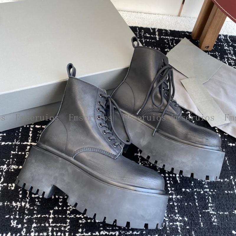 Classic Women Ankle Boots Round Toe Lace Up Thick Sole Retro British Style Fashion Simple High Quality Boots Autumn Winter Boots