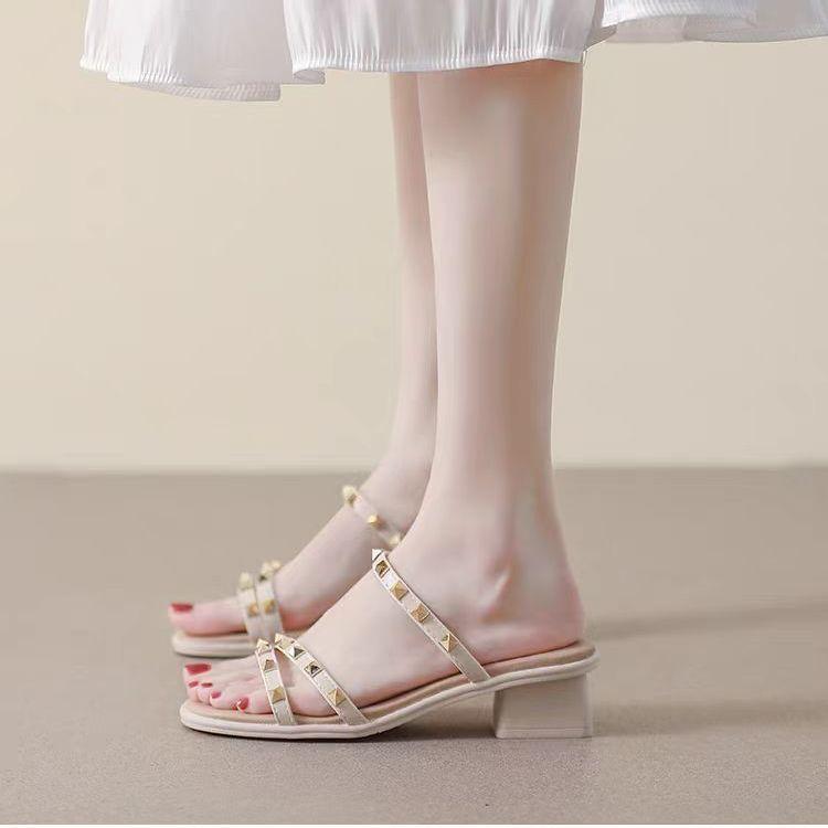 Sandals thick high heels women's shoes summer seaside 2025 rivets one-word outer wear fashion women's middle heel