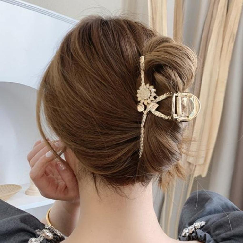 Women's Hair Gorgeous Flower Cubic Clip