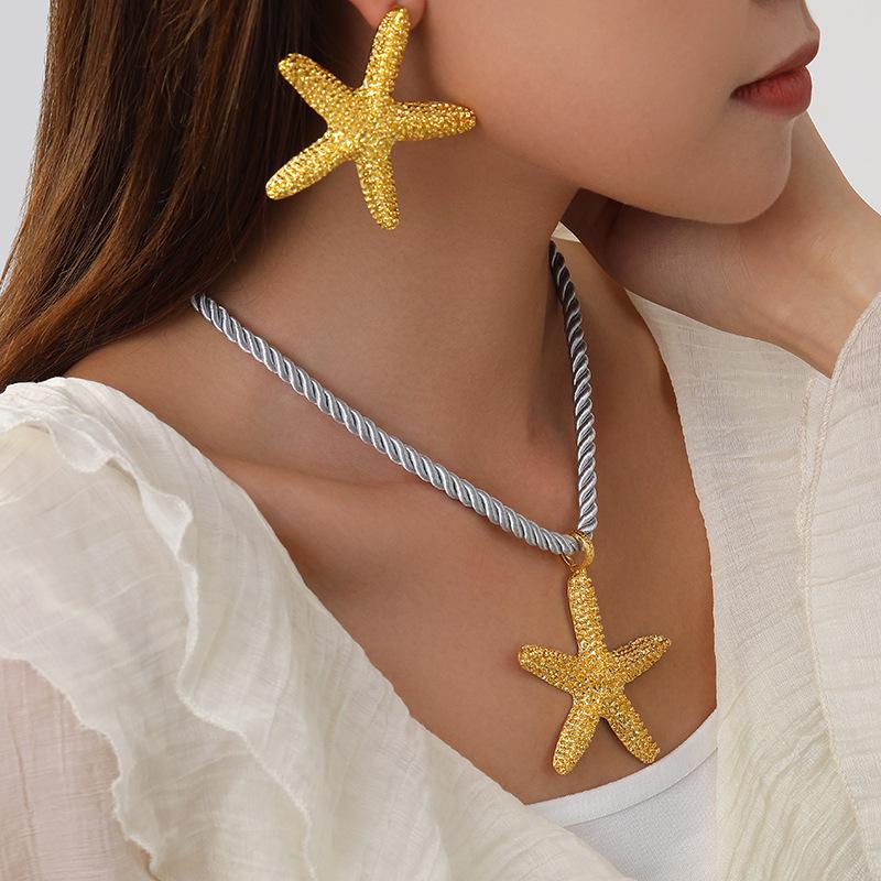 

Starfish Pendant Necklace and Earrings Set for Parties and Beach Vacations