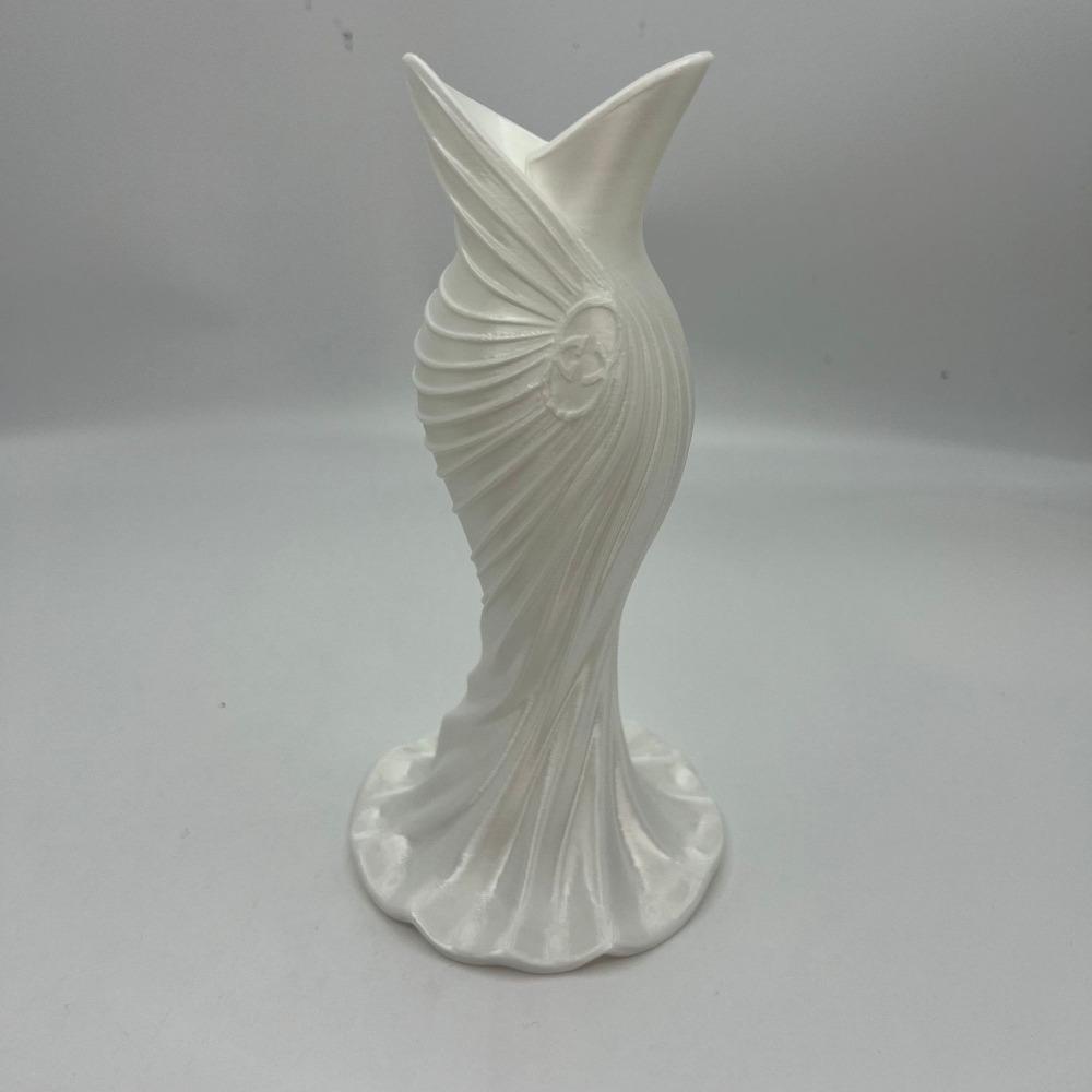 Unbreakable Gown-Shaped Vase Elegant 3D Printed Vase Light Luxury Flower Holder  Living Room Decor белый