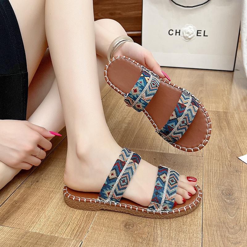 

Large size flat slippers women s color matching beach women s shoes size 43 43