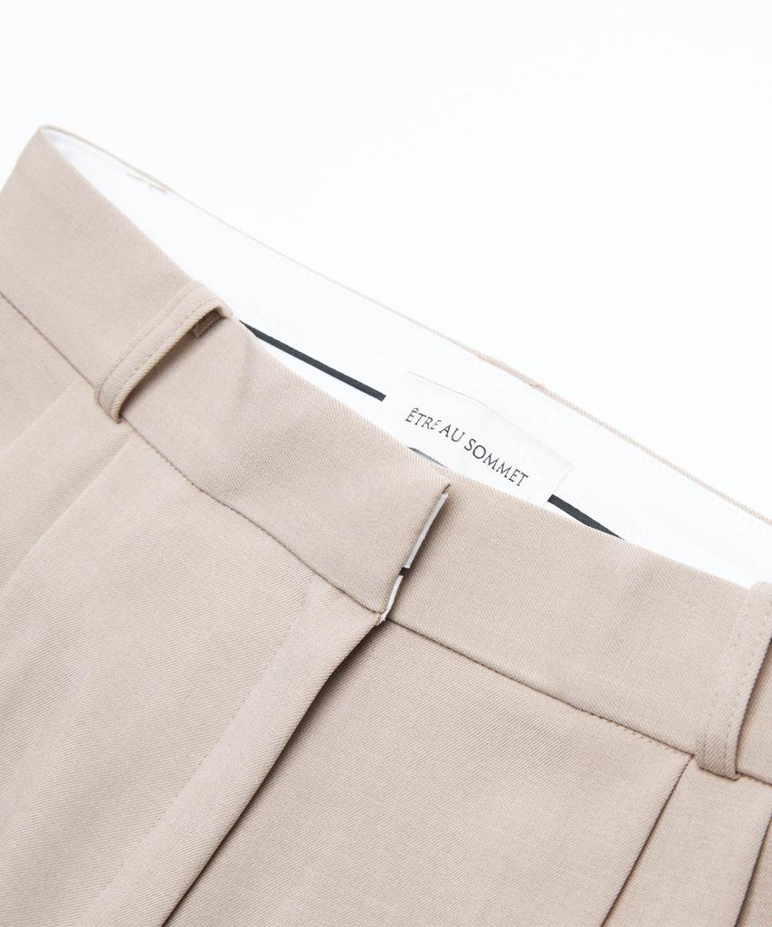 ETRE AU SOMMET Tailored Pintuck Slacks (Beige)