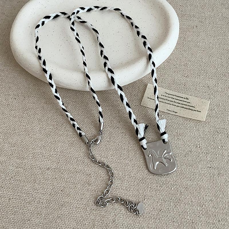 

Women Fashion Necklaces Two Tone Knitted Rope Chain Chokers Novelty Sunflower Cartoon Horse Square Coin Pendant Wholesale