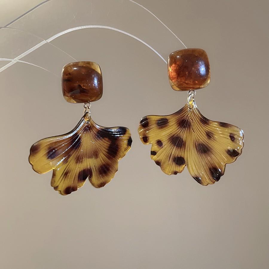 Vintage Ethnic Silver Needle Diamond Inlaid Round Flower Acrylic Resin Stud Earrings for Women