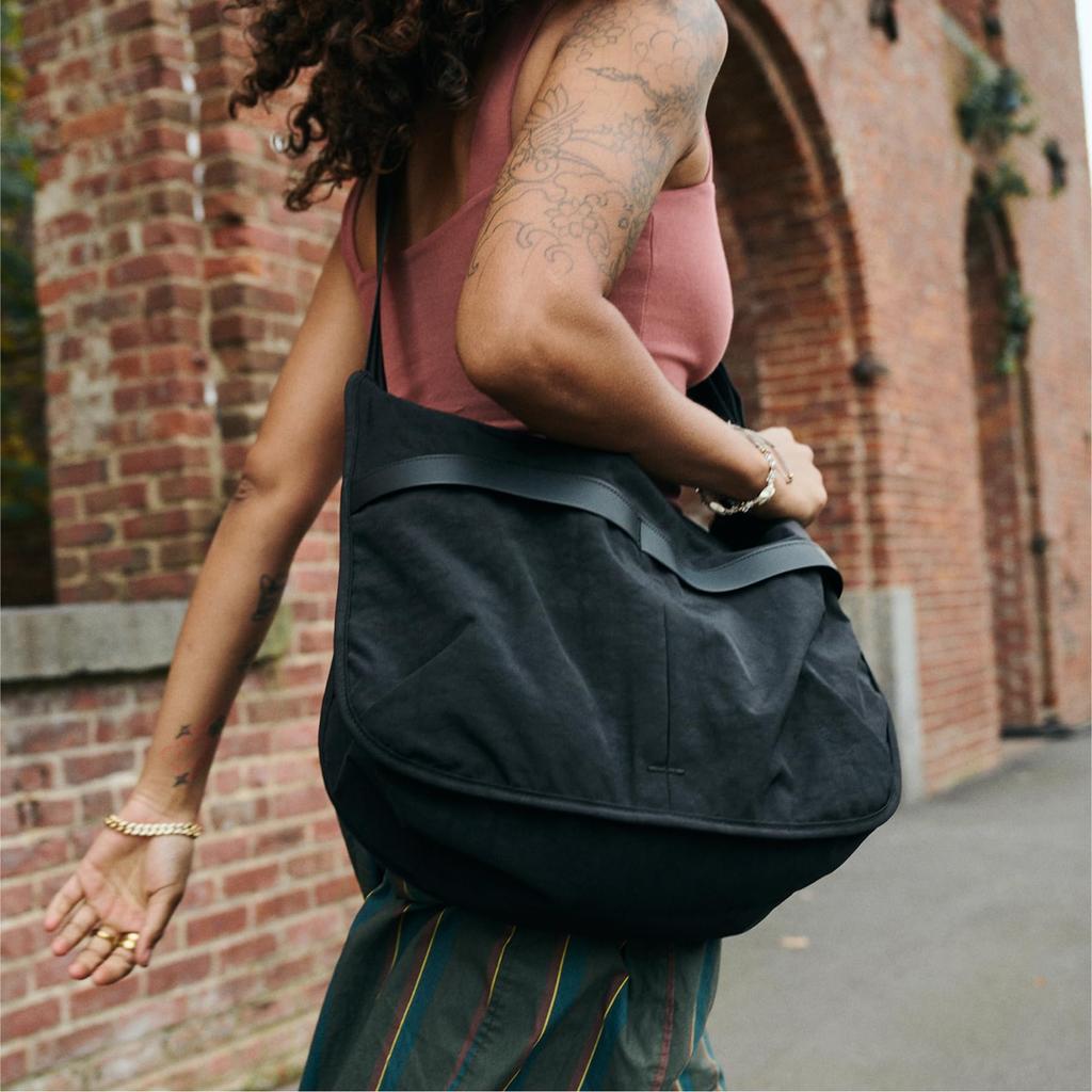 Chrome YOYOGI 14L MESSENGER Shoulder Bag Mauve Purple Pink (Current Model) MAUV_MAUVE Water-Repellent