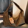 Shoulder Bag Retro Large-capacity Underarm Handbag Women's Autumn New Fashion Niche Shoulder Bag