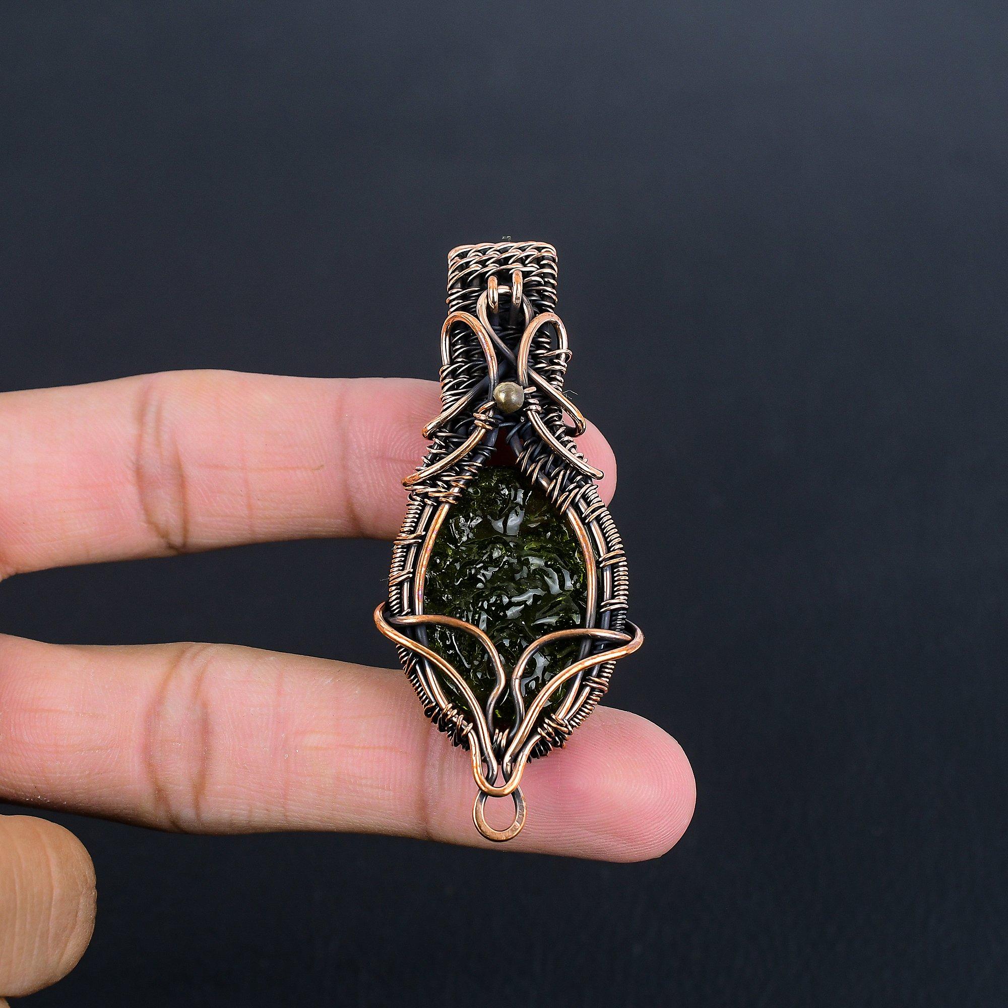 

Подвеска из молдавита, Ювелирное изделие, обернутое медной проволокой 999 пробы, Подвеска с драгоценным камнем, Подарок для нее, Изысканное ювелирное изделие ручной работы