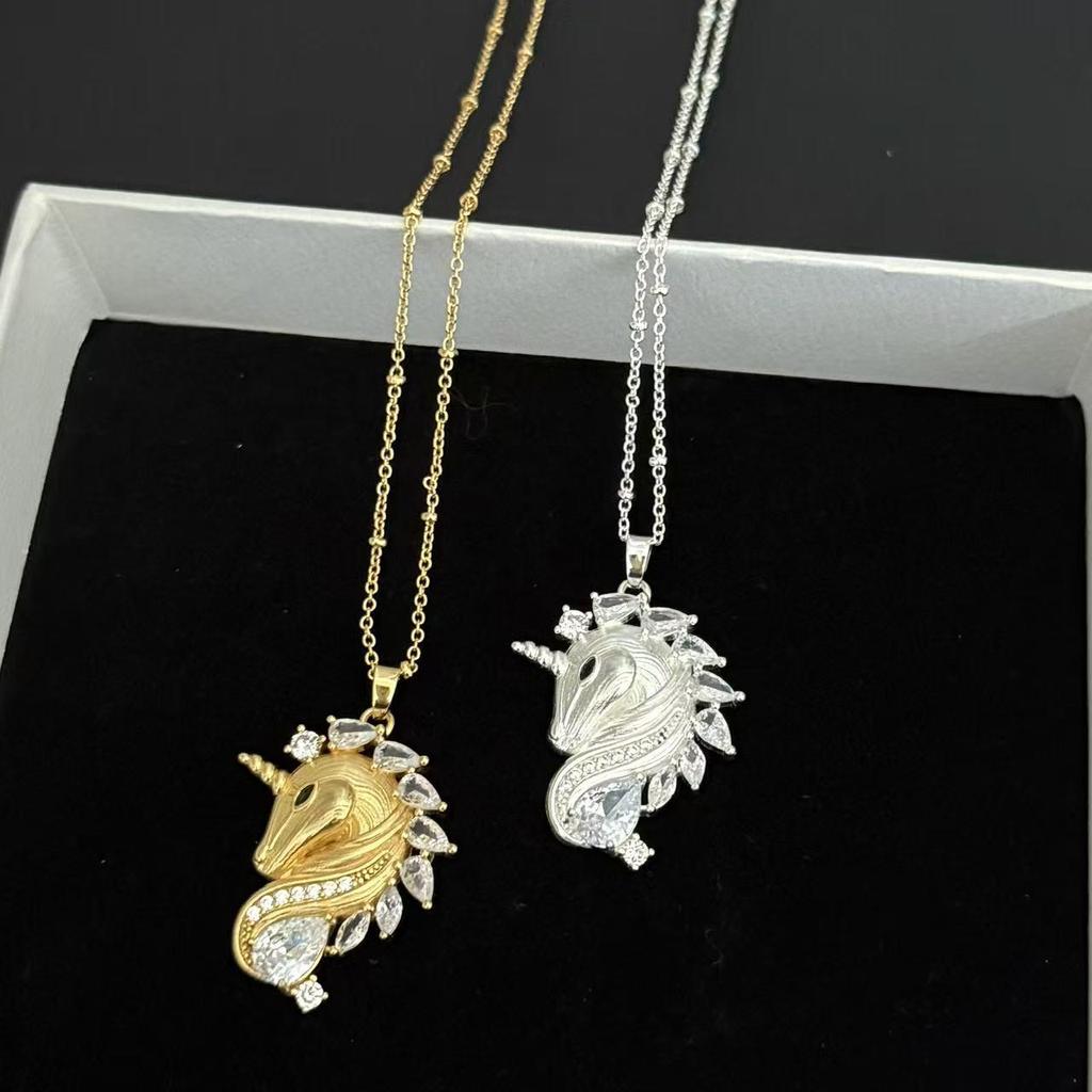 Elegant Unicorn Pendant Necklace - Stylish, Simple Design for a Fashionable Touch