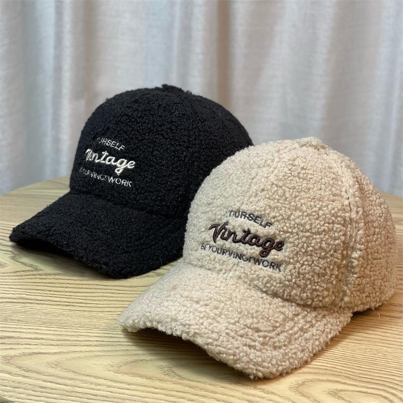 Hat Women's New Winter Fashion Versatile Autumn and Winter Furry Thickened Warm Peaked Hat Trend