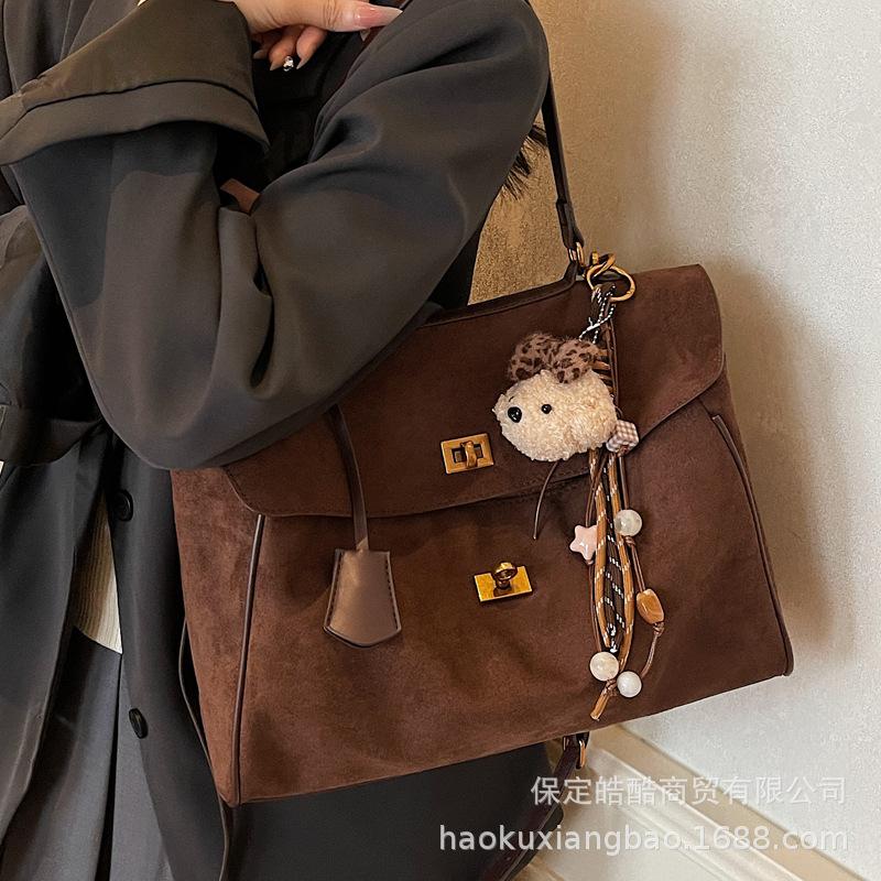 Premium Commuter Retro Matte Messenger Bag 2025 Autumn and Winter New Women's Shoulder Underarm Bag Portable Tote Bag