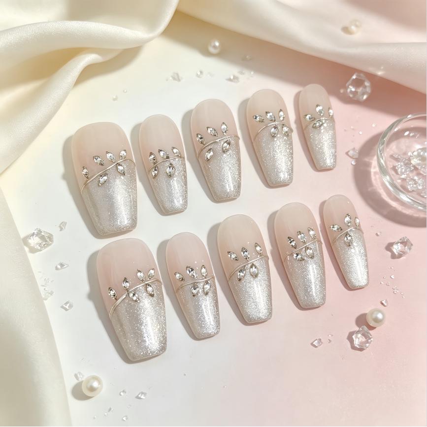 Champagne Gold Cat Eye Rhinestone Press-On Nails: Luxurious Daily Wear with White-Brightening Versatile Design