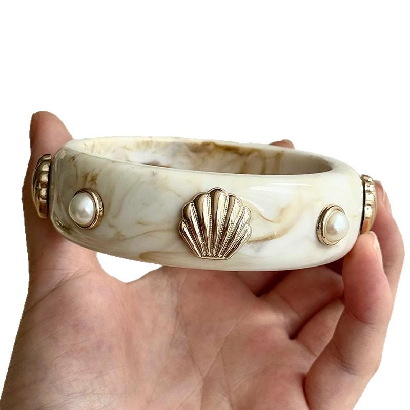 Resin Round Bohemian Bracelet for Women - Travel Style Niche Jewelry