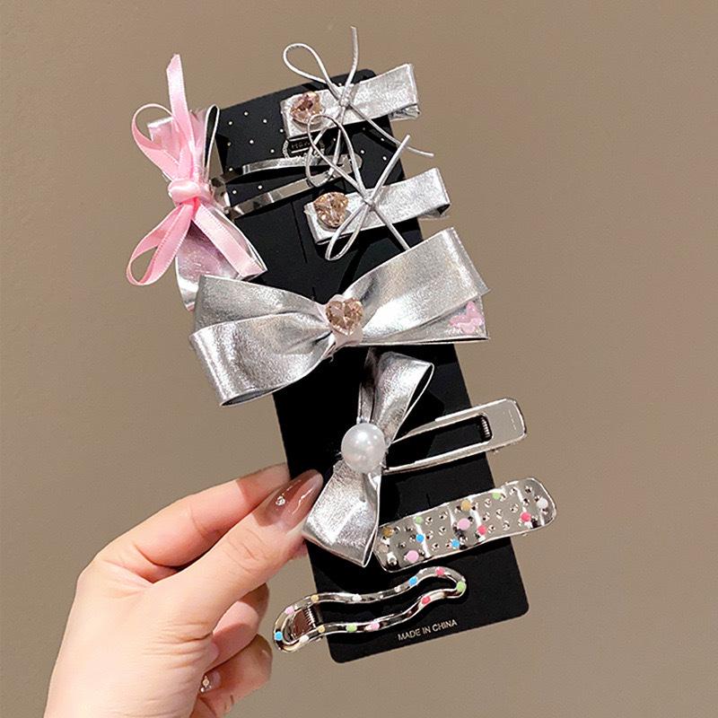 2024 Y2K Silver Leather Bow Hair Clip with Pink Heart Design