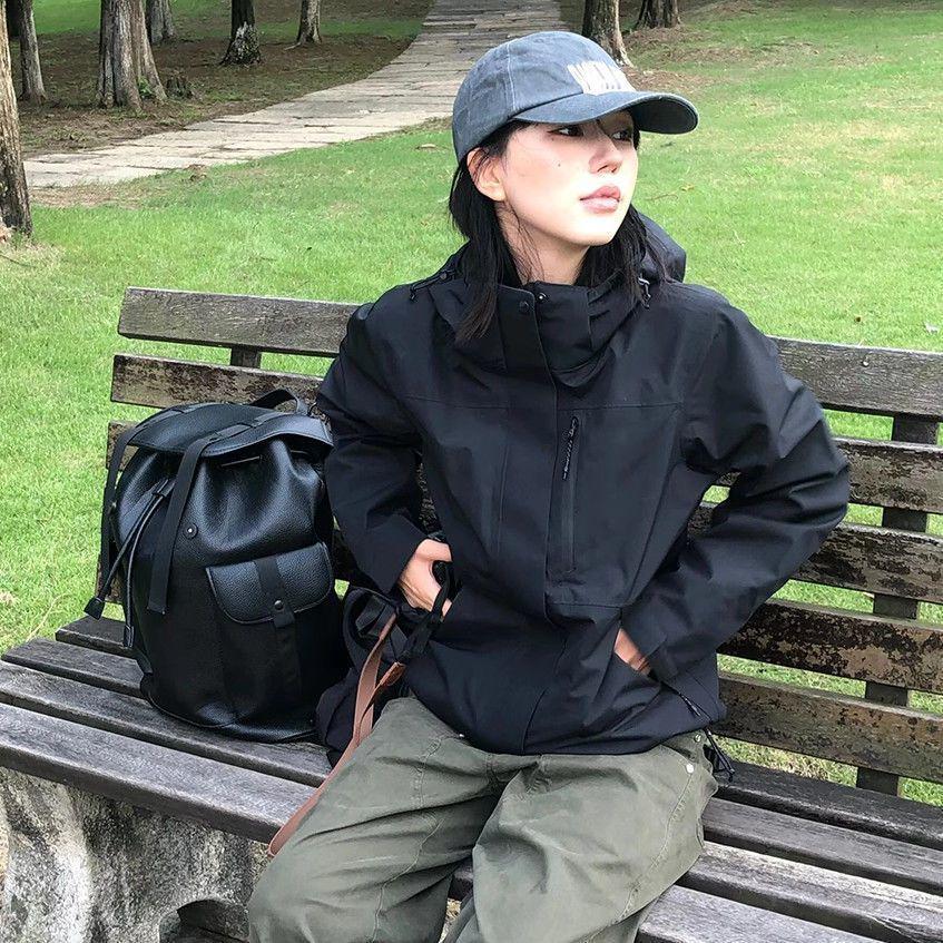 Top-Selling Women's Windproof Waterproof Hiking Jacket – Stylish Spring/Autumn Mountaineering Gear 2025