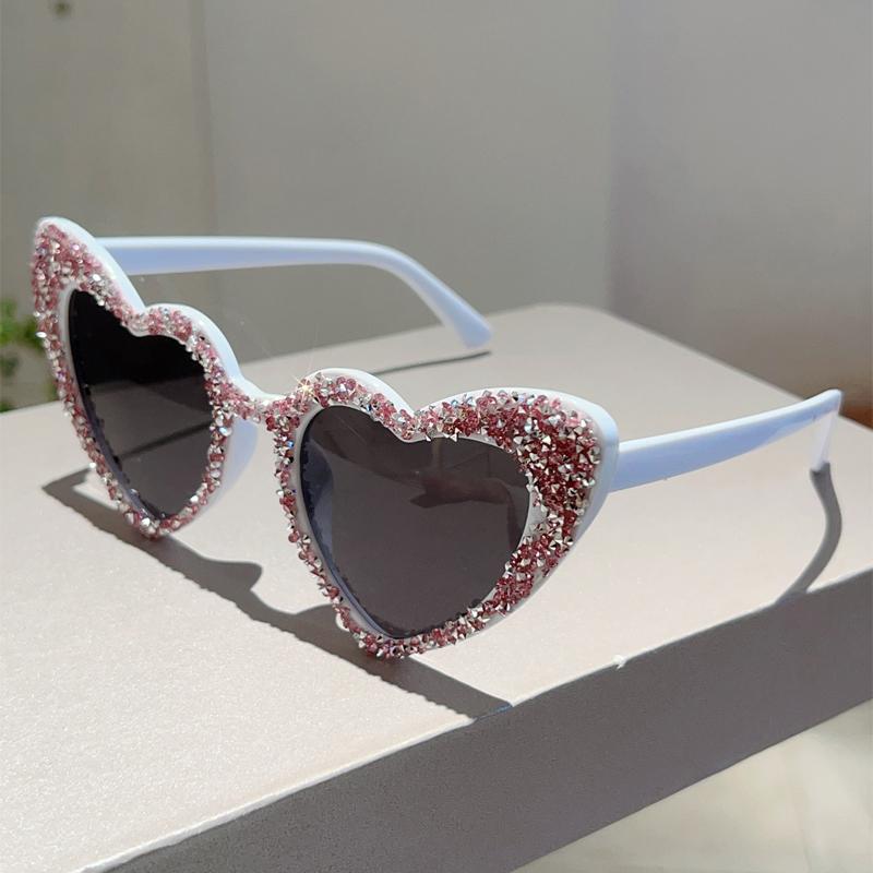 Vintage Heart Shaped Sunglasses with Rhinestones Women New Original Sweet Sun Glasses Trendy Brand Decorative Shades