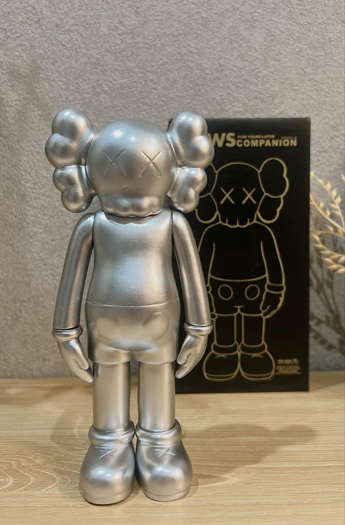 [USED] KAWS 6-piece figure set