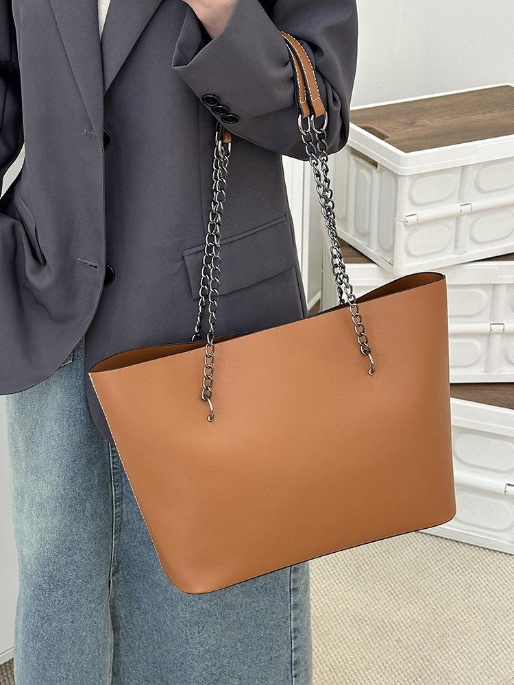 2025 Women's Summer Chain Shoulder Tote - Large Capacity, Versatile & Textured for Work & Commute