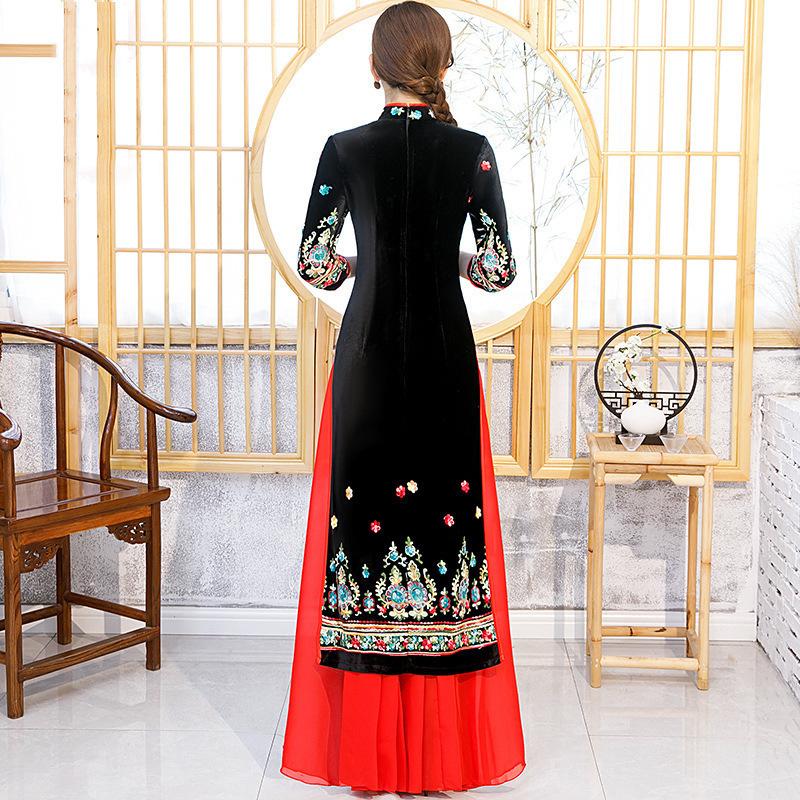 Golden velvet cheongsam performance clothes large size middle-aged and elderly female mother Aodai cheongsam new long catwalk cheongsam