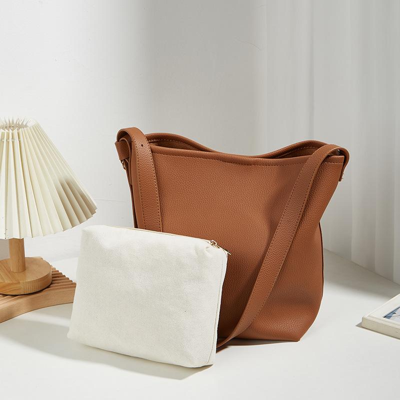

Повседневная вместительная сумка-мессенджер под мышкой Новая женская сумка Универсальная однотонная мягкая сумка-ведро Сумка-шоппер для мамы и ребенка коричневый