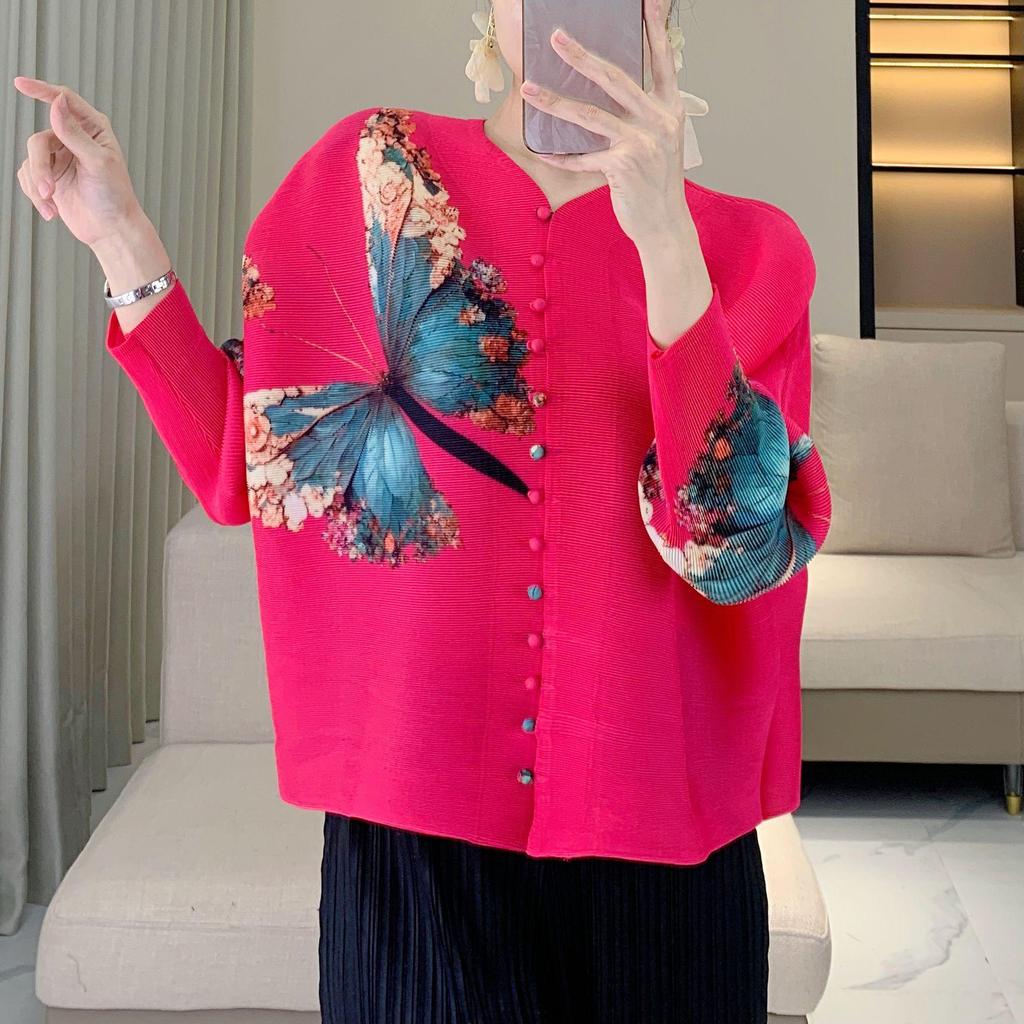 2025 Spring Butterfly Print Ruched Nine-Sleeve Cardigan: Chinese Style Buttoned Top for Moms