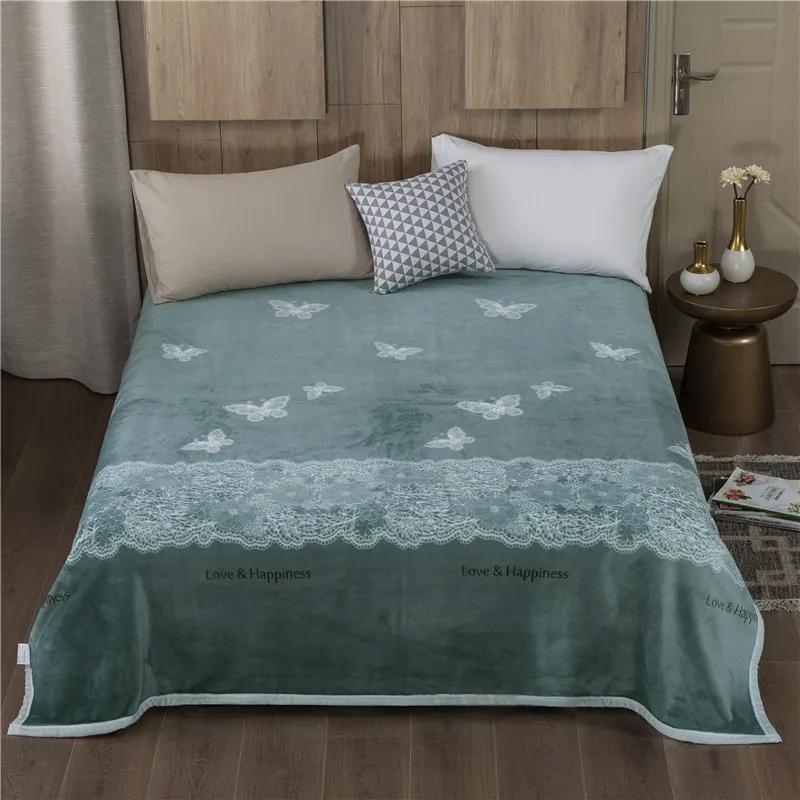 White Floral Throw Blanket Luxury Warm Fuzzy Soft Cozy Flannel Blanket for Home Sofa Couch Chair Decorative Bedroom Bed Blankets