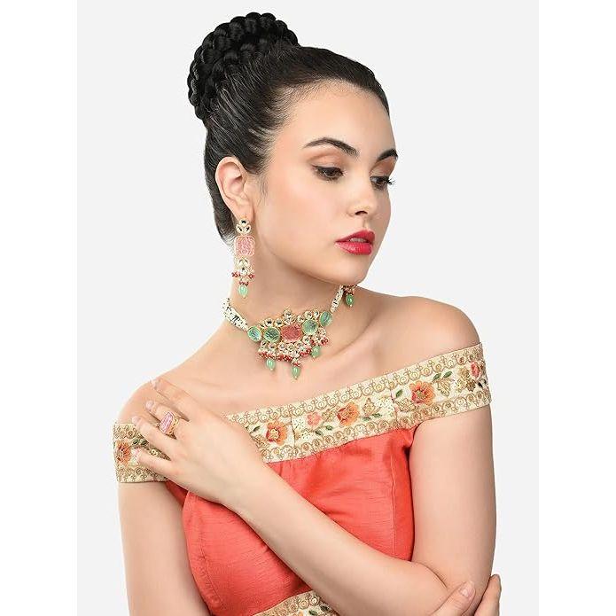 Mehrfarbige Steine und Perlen, mehrreihiges Kundan-Choker-Halsketten-Ohrring- und Ring-Set für Frauen