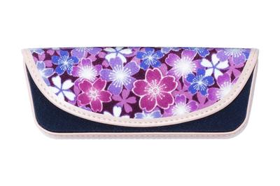 Wa KOMONO Komon Kobo (1207-1) Uni Seni Futago Chirimen Japanisches Muster Brillenetui [Halbhart] [Tanzende Kirschblüten Lila] Einheitsgröße