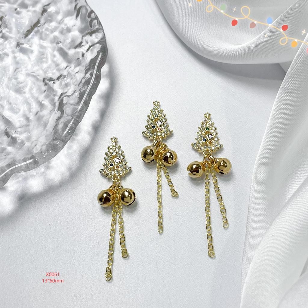 Celebrity-Inspired Christmas Nail Art: Cute Snowflake Bell DIY Zircon Accessories