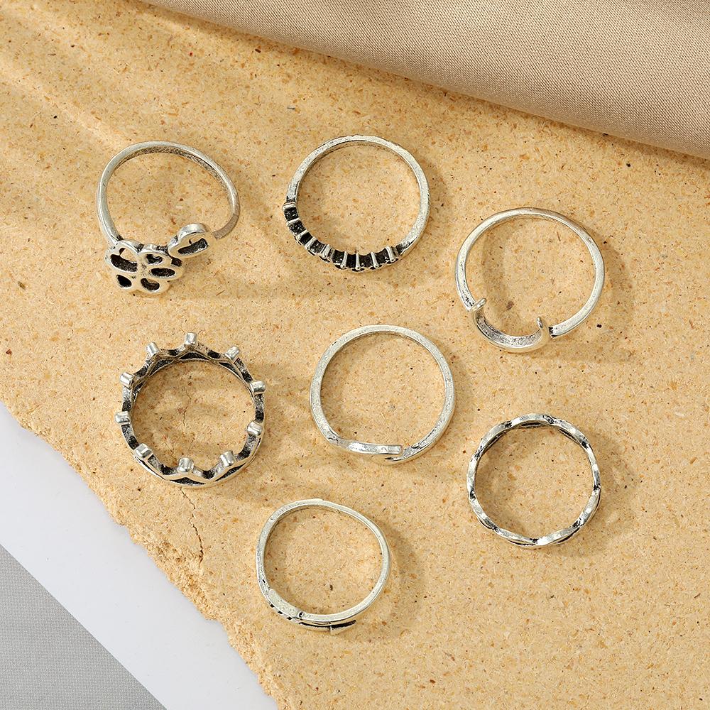 Cat Scratch Carved Crown Hollowed Out Nightclub Hip Hop Jewelry Elegant Charm 7-piece Ring Set