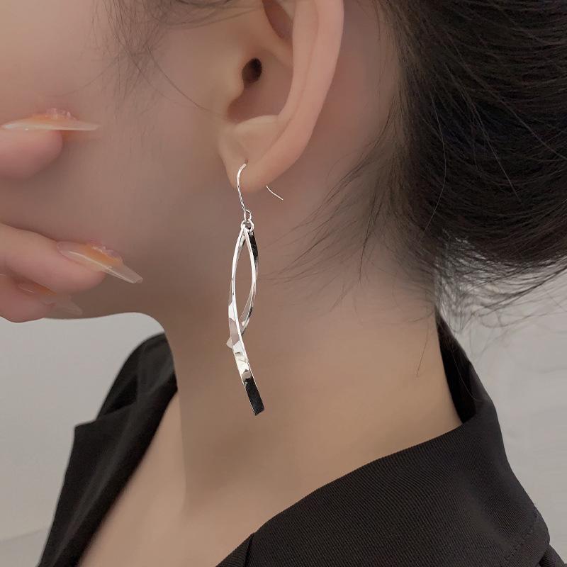 Kolczyki z frędzlami z igłą ze srebra próby 925 - Trend 2023, Niszowy Design, Luksusowe wiszące kolczyki