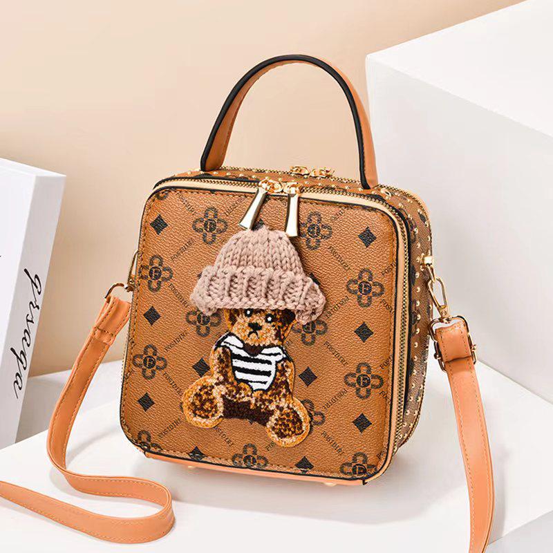 

2024 Summer Women s Crossbody: Trendy Bear-Printed Small Square Handbag