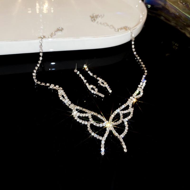 

Элегантный набор серег-кистей и ожерелья с бабочками из стразов для женщин – Роскошный стиль