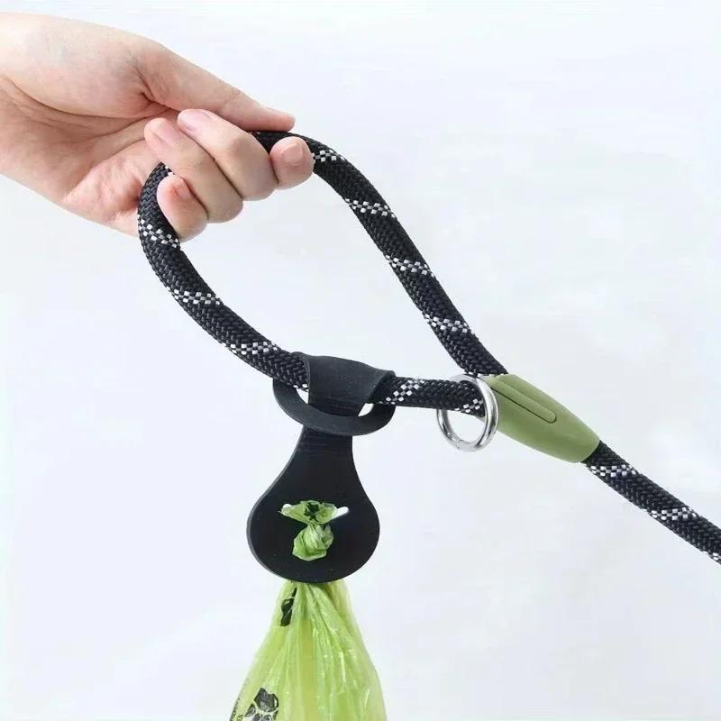 Silicone Dog Poop Bag Holder Leash Attachment Portable Pet Waste Bag Hanger Clip For Dog Walking Lead Outdoor Puppy Walking Acce