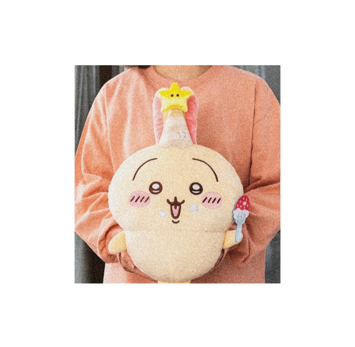 

Чиика Праздничный Зайчик Большая Плюшевая Игрушка Официальный Мерч, Прибл.. 30см,