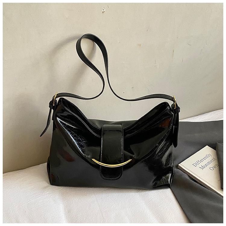 Bags Premium shoulder bag women's 2025 new Korean version versatile messenger bag fashionable texture underarm tote bag