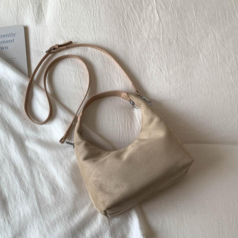 Large Capacity Small Square Bag New Autumn Fashion Retro Shoulder Bag High Value Simple Commuter Bag