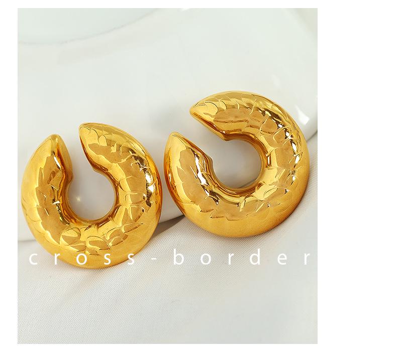 Stylish Gold-Plated Textured Ear Cuff for Women - Titanium Steel, Non-Pierced, Elegant Office Accessory