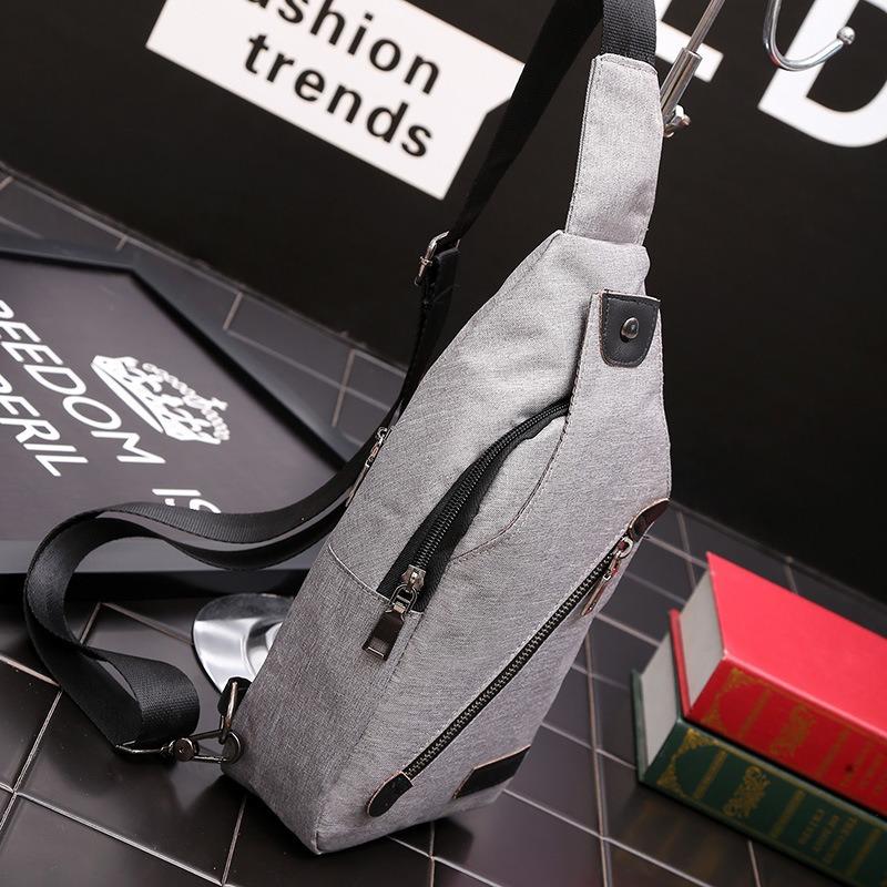 New men's breast bag, casual nylon sports breast bag, multi-functional anti-theft shoulder bag, fashionable messenger bag.