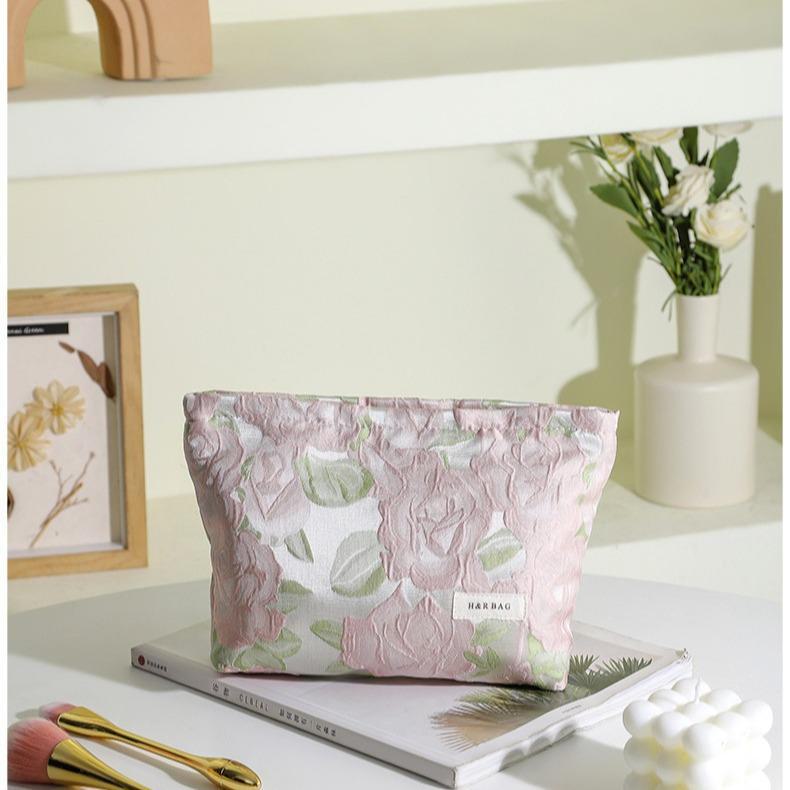 Embroidered Ramie Cotton & Linen Cosmetic Bag - Portable Canvas Storage for Lipstick and Skincare