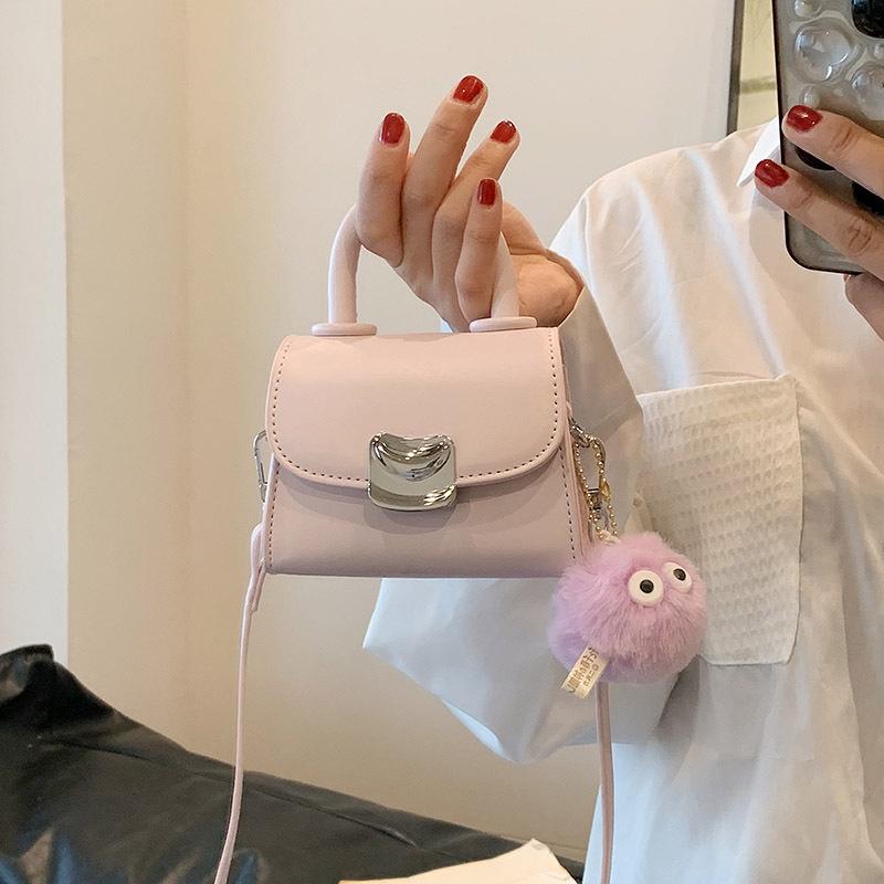 

New fashion versatile trend lock bag single shoulder portable oblique span women s bag free pendant фиолетовый