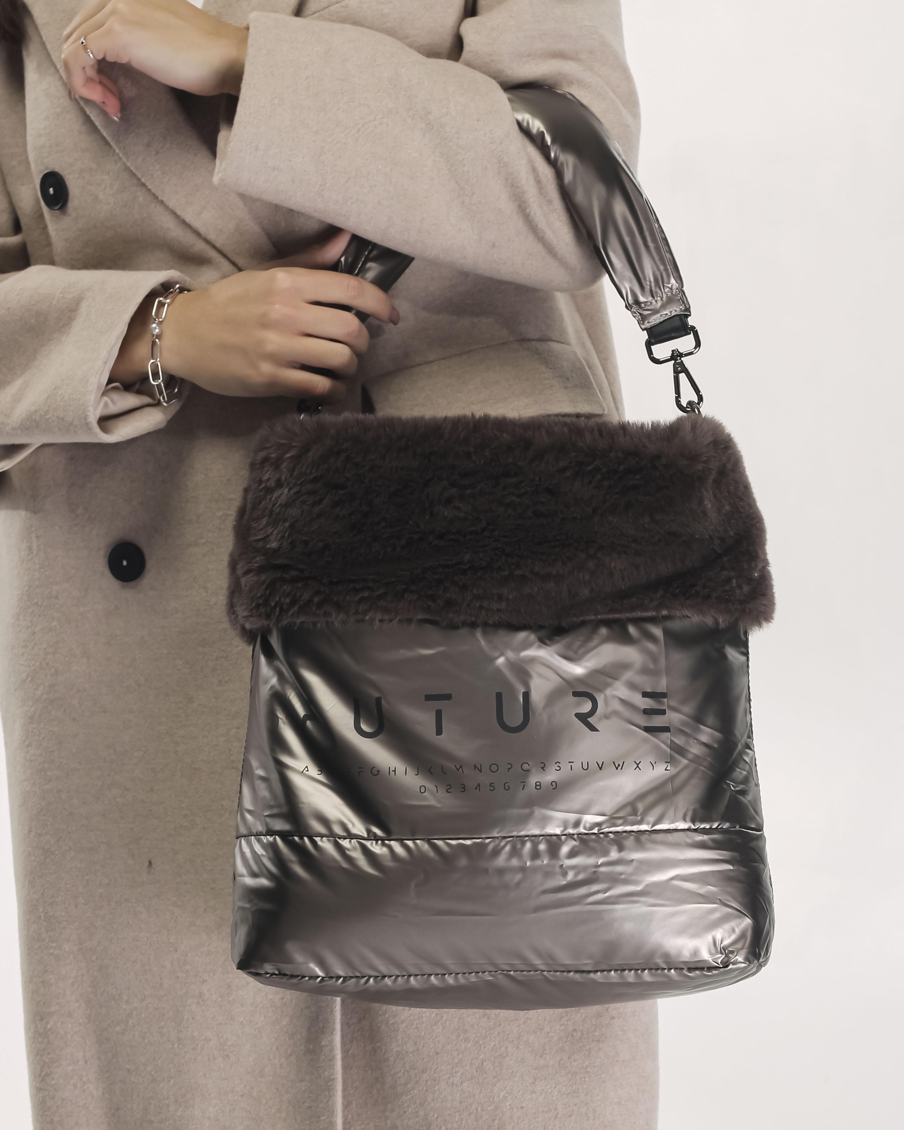 

Сумка жіноча Batty 4600 сріблястий плащівка з хутром срібний