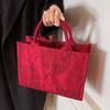 Embroidered Hand-held Wedding Bag As A Souvenir A Fashionable Large-capacity Exquisite Bride's Bag