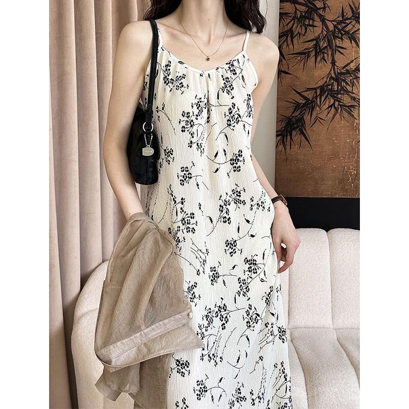 Spring and summer Korean temperament floral suspender dress women's French loose retro dress