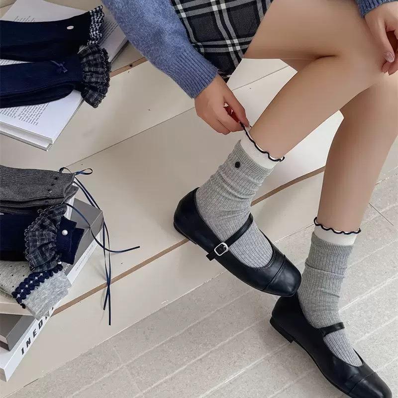 Women's Fall Fashion New Lace In The Tube Pile Socks