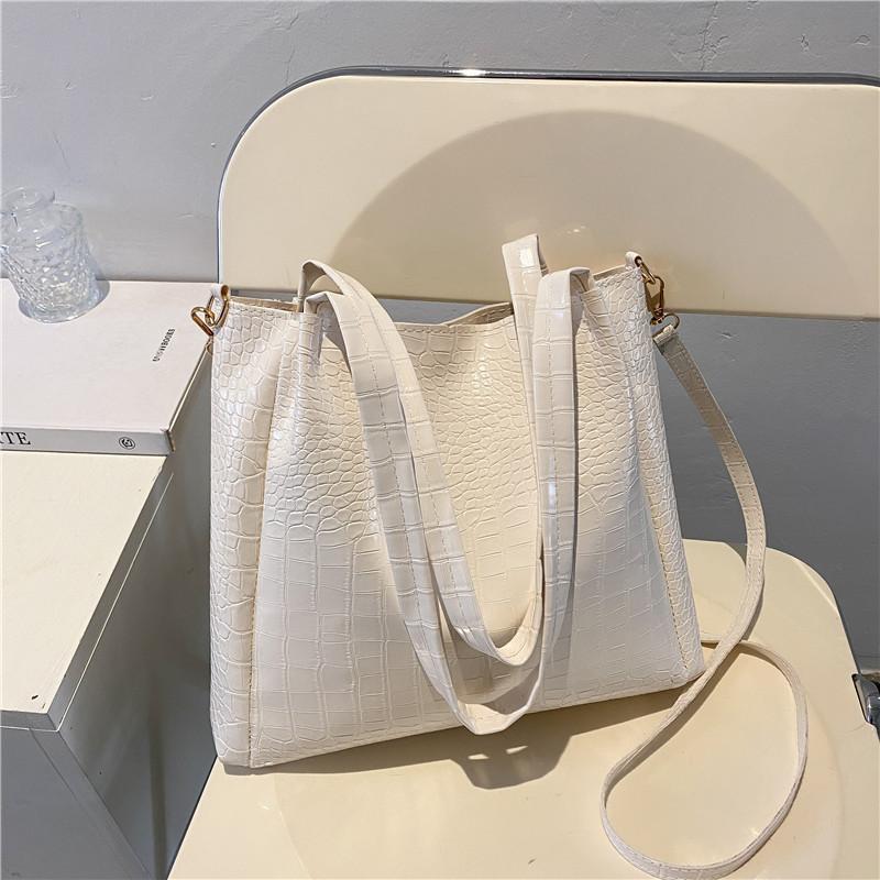 Elegant Large Capacity Shoulder Bag For Women In Trendy Street Style Pu Material
