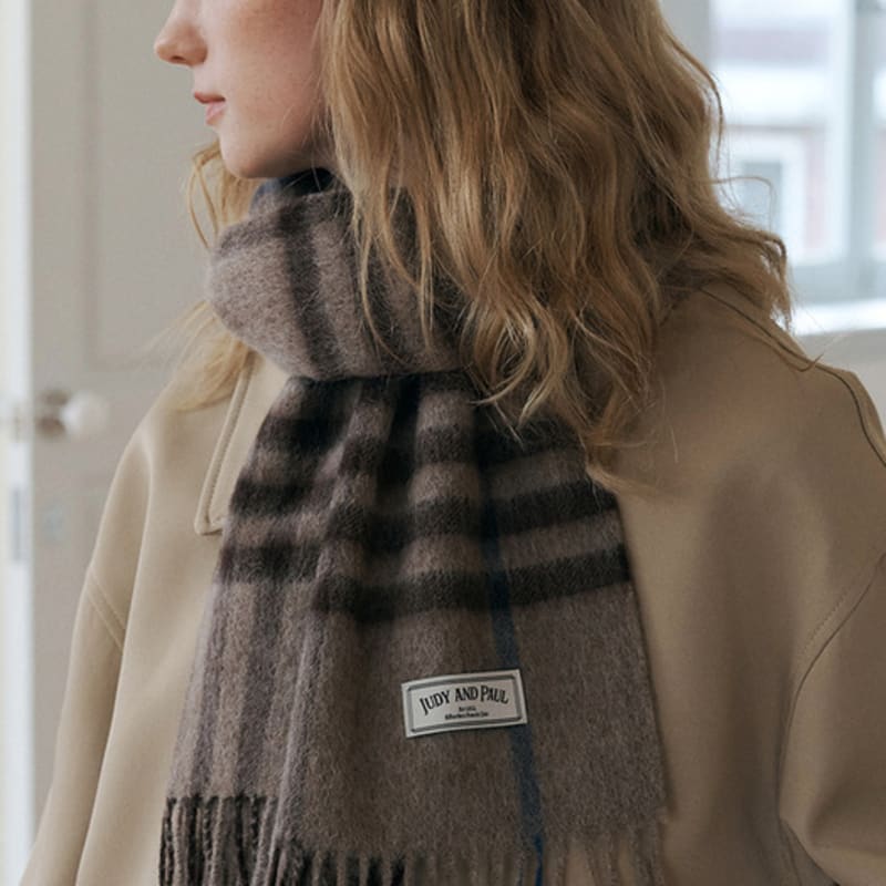 JUDY AND PAUL Classic Wool Blend Check Muffler (2 colors)