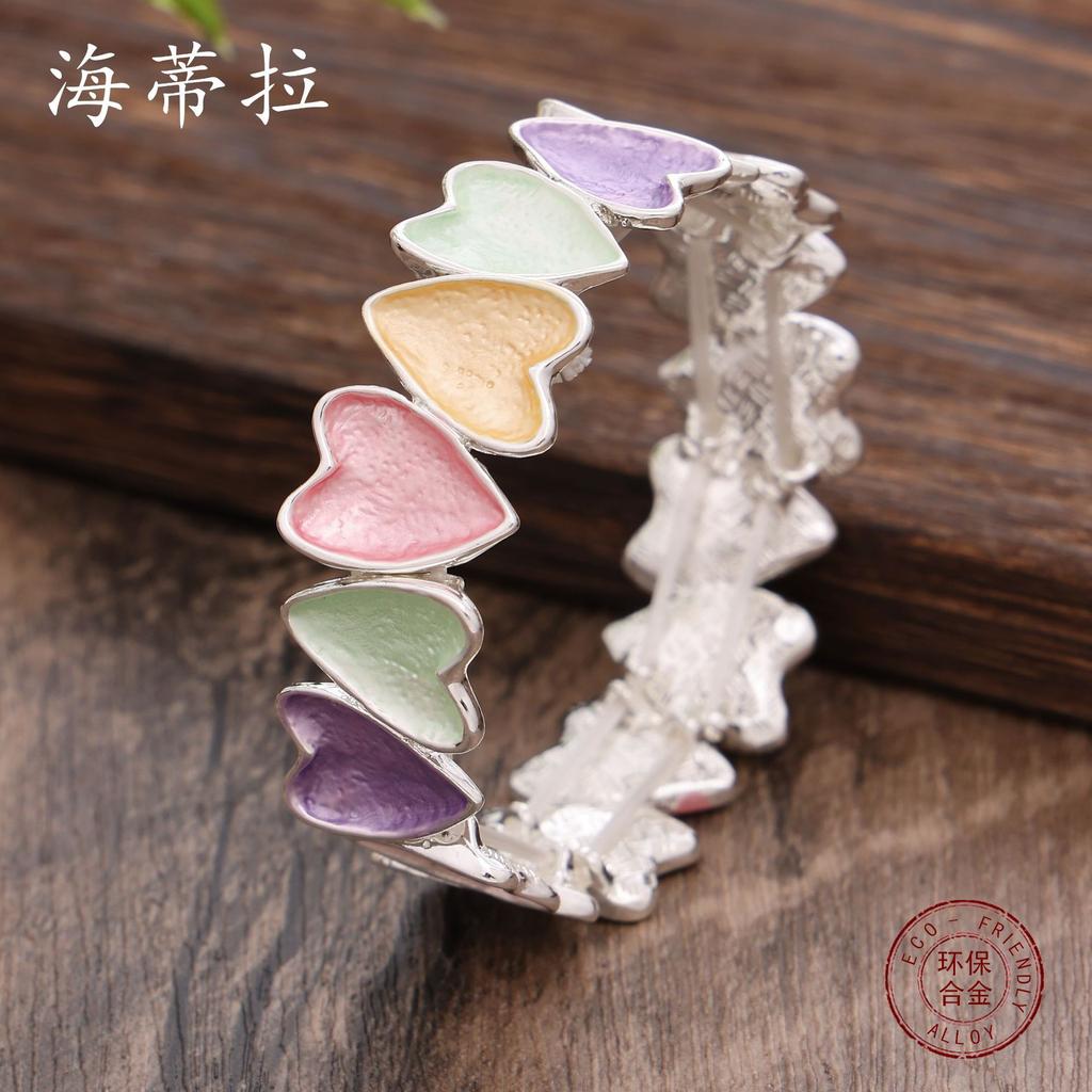 Nouveau bracelet élastique combinaison amour peinture à l'huile couleur, bracelet polyvalent pour femmes en forme de cœur frais et petit pour le printemps et l'été
