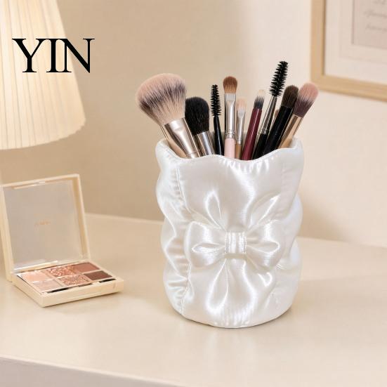 Makeup Brush Holder 3D Printed Bow Holder, Large Capacity Beauty Tool Eye Shadow Desk Organizer, Bowknot Pencil Storage Container Cup Concealer